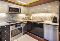 90 Revolution 2020 Ocean Alexander 90R03