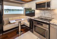 90 Revolution 2020 Ocean Alexander 90R03