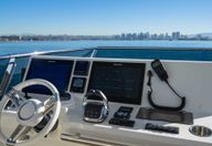 68′ 2018 Prestige Flybridge