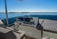 68′ 2018 Prestige Flybridge