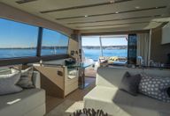 68′ 2018 Prestige Flybridge