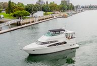 46′ 2005 Carver Motor Yacht