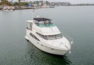 46′ 2005 Carver Motor Yacht