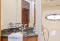 46′ 2005 Carver Motor Yacht
