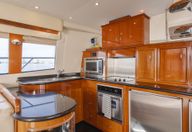56′ 2004 Carver Voyager