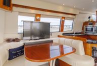 56′ 2004 Carver Voyager