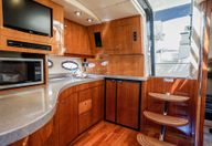 44′ 2010 Regal 4460 Commodore