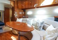 44′ 2010 Regal 4460 Commodore