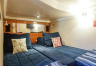 44′ 2010 Regal 4460 Commodore