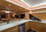 90′ 2001 Sovereign Pilothouse ‘One Shot’