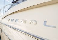 44′ 2010 Regal 4460 Commodore