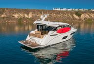 46′ 2018 Sea Ray Sundancer