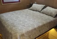 56′ 1999 Navigator