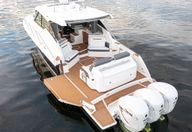 2022 Tiara Yachts 43LE