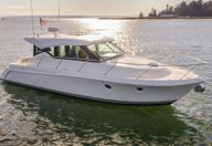 39′ 2016 Tiara