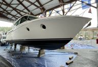 39′ 2016 Tiara