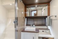 37′ 2016 Carver