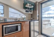 37′ 2016 Carver