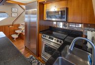 68′ 2002 West Bay