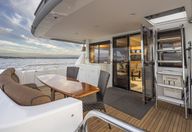 68′ 2002 West Bay