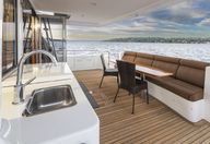 68′ 2002 West Bay