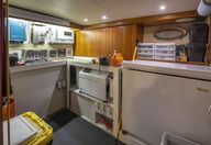 68′ 2002 West Bay