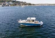 32′ 2022 Boston Whaler