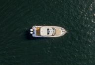 32′ 2022 Boston Whaler