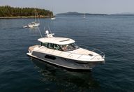 49′ 2022 Tiara