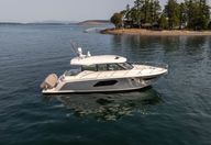 49′ 2022 Tiara