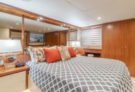 72′ 2015 Ocean Alexander