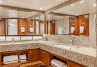 72′ 2015 Ocean Alexander