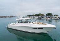 35′ 2018 Pursuit