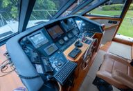 58′ 2001 West Bay