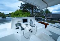 58′ 2001 West Bay