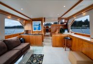 58′ 2001 West Bay