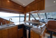 58′ 2001 West Bay
