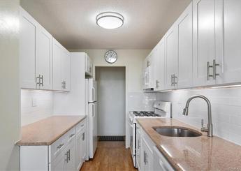 2550 Olinville Avenue Unit: 10C