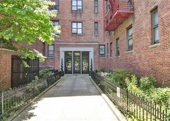 306 E Moshulo Parkway Unit: 1F