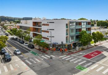 9900 Culver Boulevard Unit: PHB