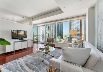 1155 S Grand Avenue Unit: 1510