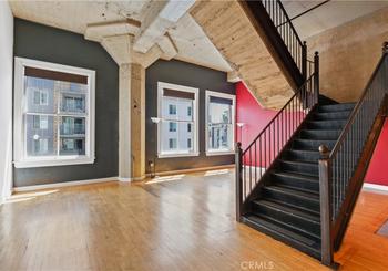 115 W 4th Street Unit: 209