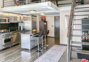 1645 Vine Street Unit: 814