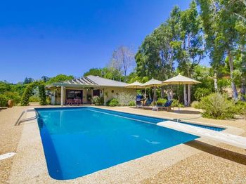 17355 Ave De Acacias