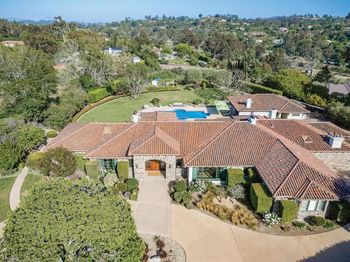 4843 La Jacaranda