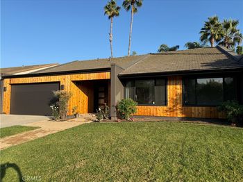 15999 Via De Las Palmas