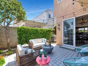 384 Bonair St.