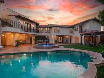 6817 Vianda Ct
