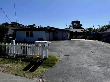 1133 1135 Gardena Road