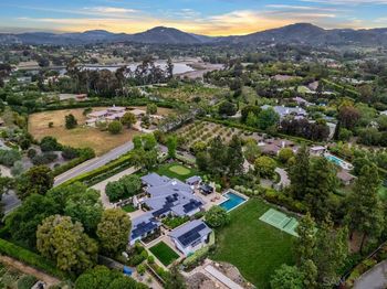 6351 Lago Lindo